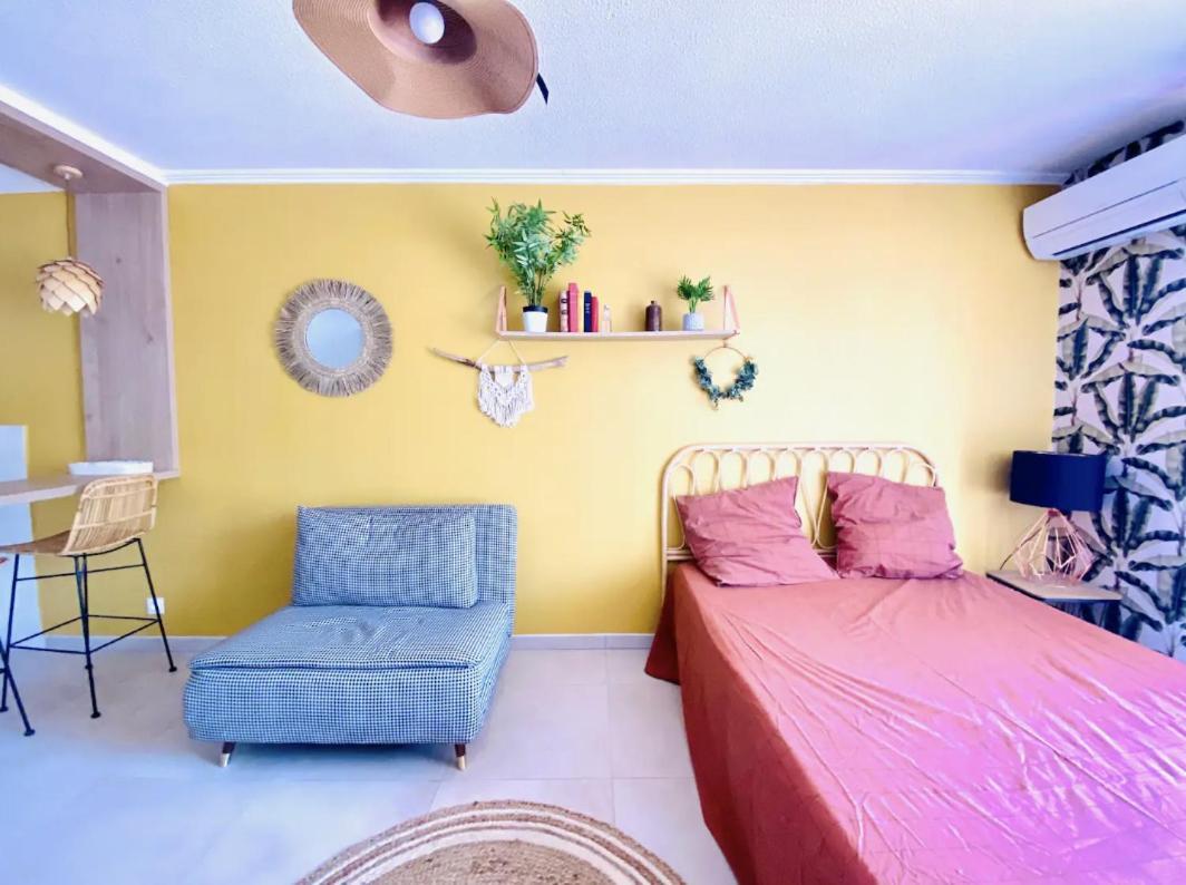 Studio Terrasse & Parking Gratuit En Residence Nîmes Buitenkant foto