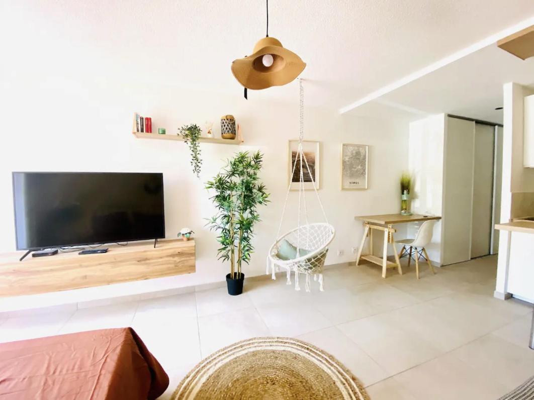 Studio Terrasse & Parking Gratuit En Residence Nîmes Buitenkant foto