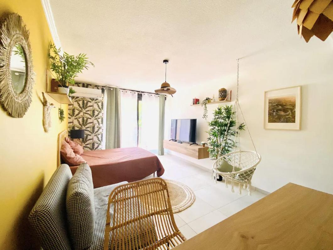 Studio Terrasse & Parking Gratuit En Residence Nîmes Buitenkant foto
