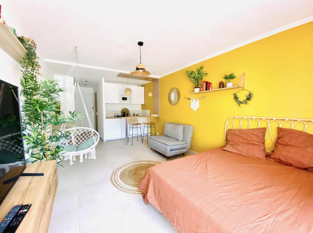 Studio Terrasse & Parking Gratuit En Residence Nîmes Buitenkant foto