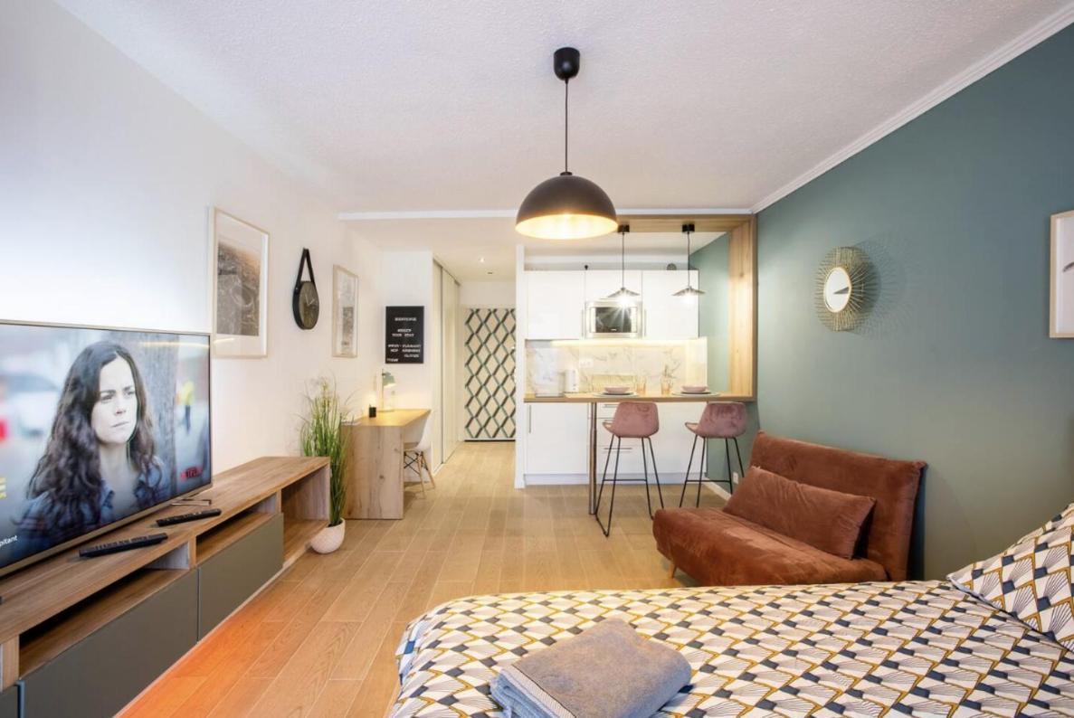 Studio Terrasse & Parking Gratuit En Residence Nîmes Buitenkant foto